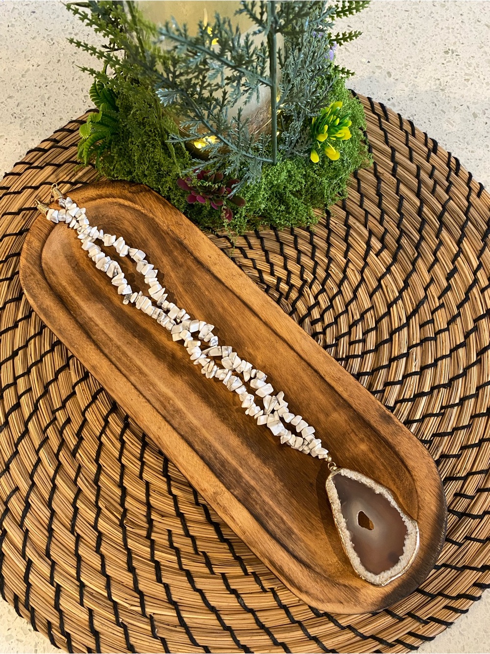 Handmade White Magnesite chip necklace w Agate plate pendant n Golden details
